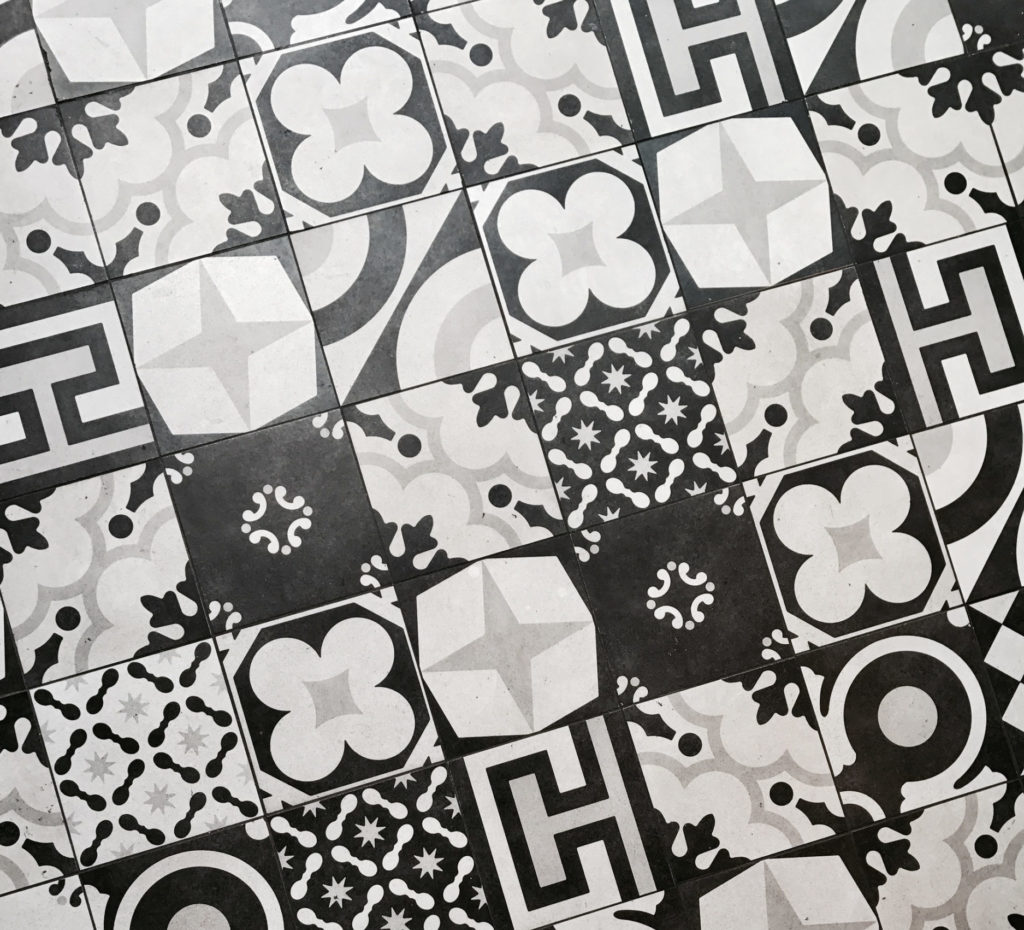 Tile floor with random geometric pattern